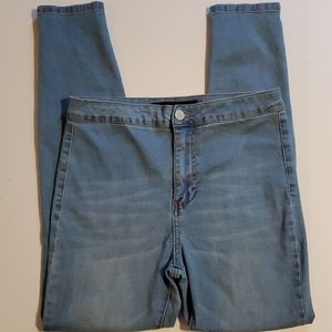 Ashley Mason Distressed Light Wash Jeans - Sz 28